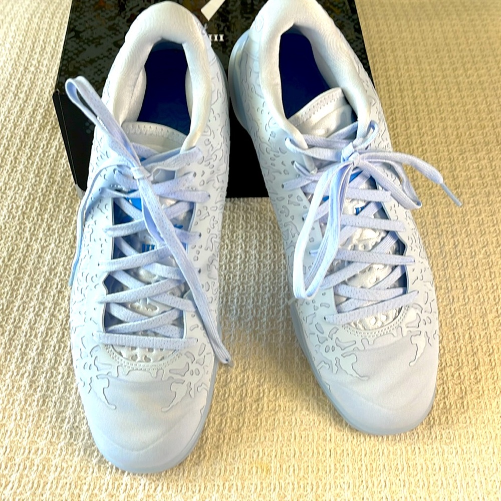 Jordan Zion 3 - basketball shoes, Men sz 12, like new w box, bleu Carolina, Nike